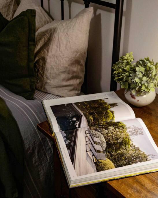 Harrys House Warburton - Peaceful Riverside Cottage In The Perfect Location Buitenkant foto