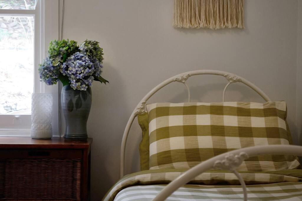 Harrys House Warburton - Peaceful Riverside Cottage In The Perfect Location Buitenkant foto