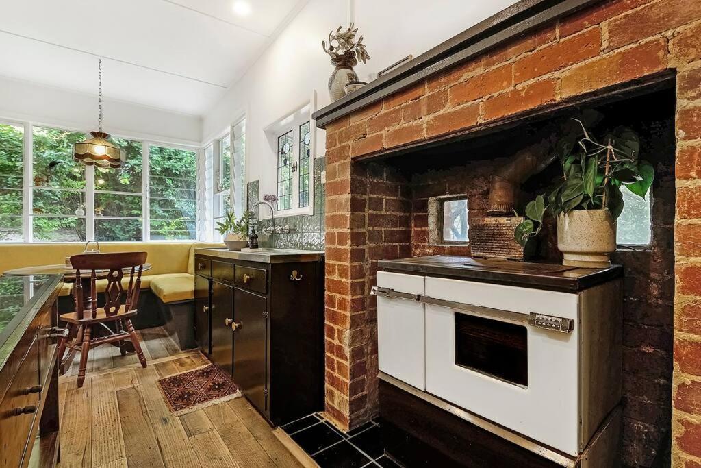 Harrys House Warburton - Peaceful Riverside Cottage In The Perfect Location Buitenkant foto